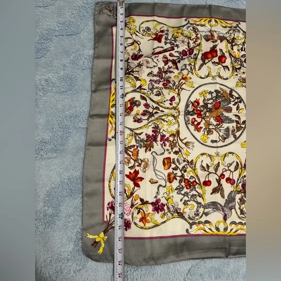 Vintage Floral Patterned Silk Scarf 27” x 28” - Picture 8 of 10